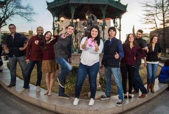 Jóvenes debemos ser luz para otros