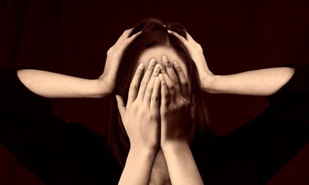 Contra la algarabía de la muerte