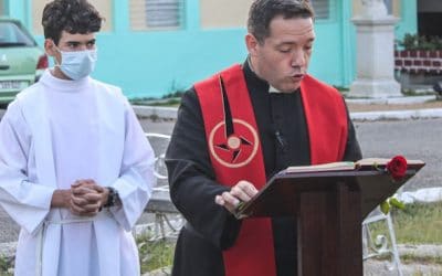 Esfuerzos sacerdotales para seguir con su ministerio