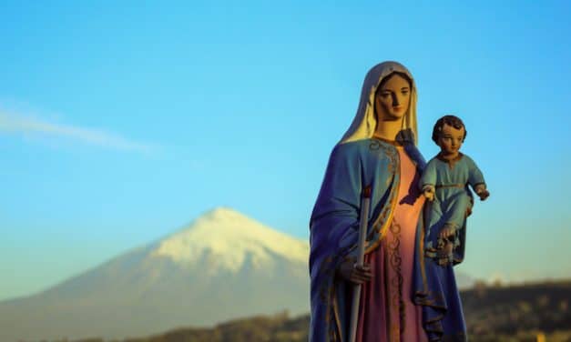 La Candelaria, la fiesta que ilumina al mundo