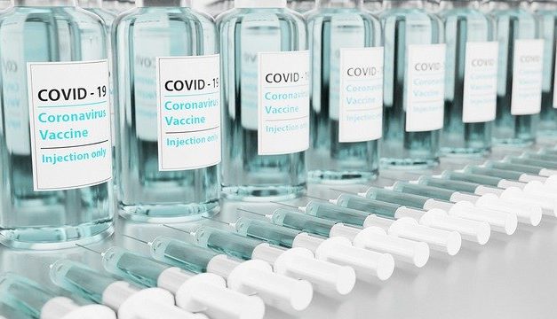 Medios católicos y expertos, unidos contra la desinformación sobre las vacunas
