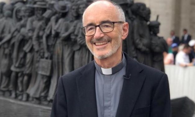 Representante vaticano pide mayor implicación de parroquias en la campaña de vacunación