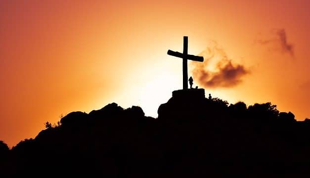 La Santa Cruz, signo de comunión con los sentimientos de Cristo