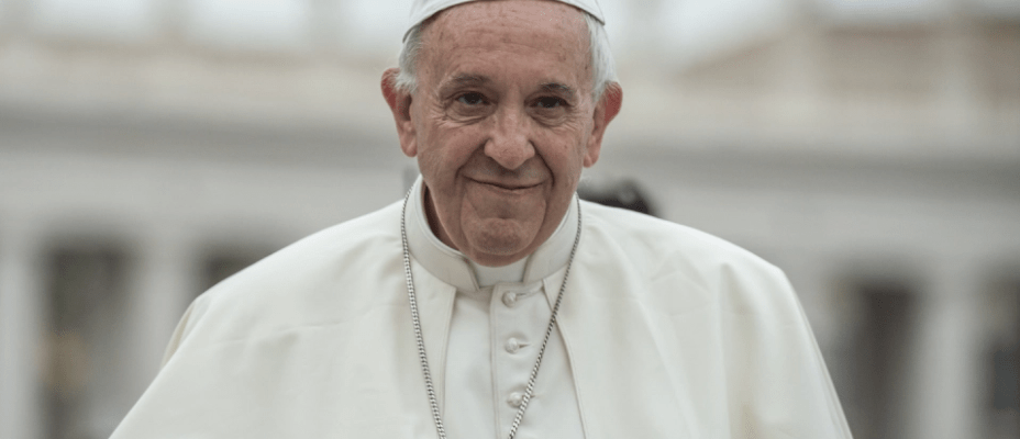 El Papa Francisco promueve el hashtag #UnaVacunaparalosPobres