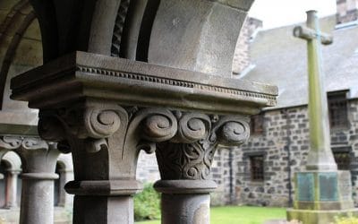 Donde nace el silencio aparece la oración