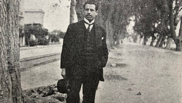 La ‘moral de la simetría’ en Ramón López Velarde