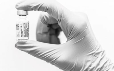 Las vacunas no provocan enfermedades autoinmunes que destrocen las defensas naturales del cuerpo