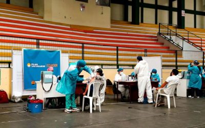 ¿Qué pasa si pesco la covid-19 justo después de haber recibido la primera dosis de la vacuna?