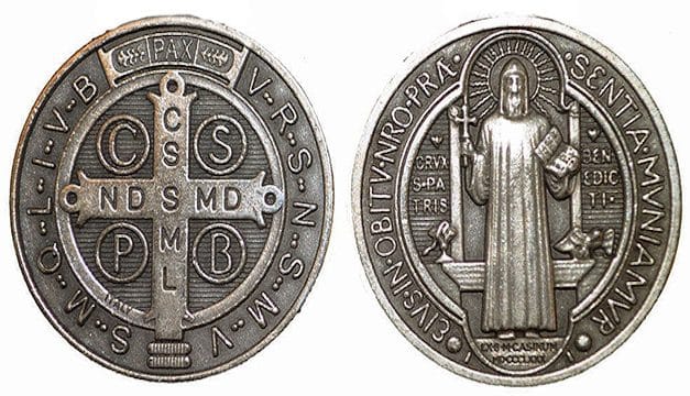 Una medalla y un compromiso: que la Cruz sagrada sea mi luz