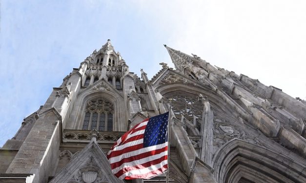 La Archidiócesis de Nueva York pide a los sacerdotes no dar exenciones religiosas para las vacunas