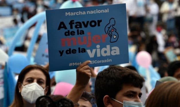 Histórica marcha por la vida en México