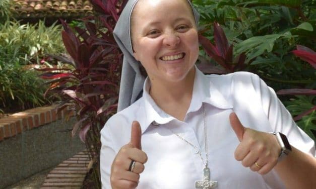 “Sor selfie”, una influencer católica enamorada de Dios