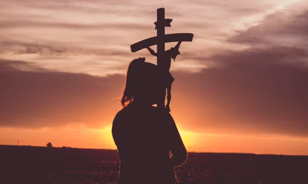 Dios te quiere convertido, no perfecto. Carga tu cruz y Síguele