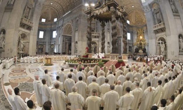 El Papa en la Misa Crismal: Un sacerdote mundano es un pagano clericalizado