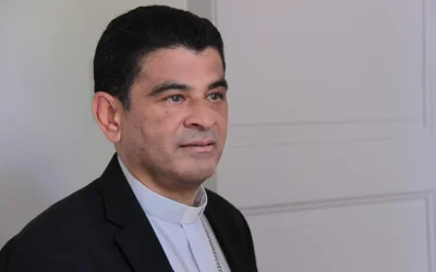 Obispo de Nicaragua en huelga de hambre por acoso policial