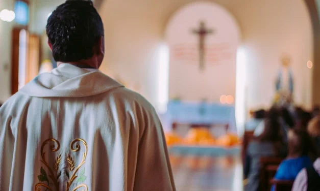 Cobran “derecho de piso” a la Iglesia en México