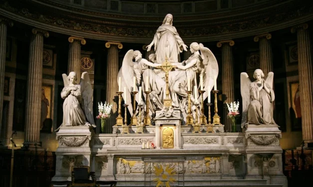 Imágenes, sí; idolatría, no