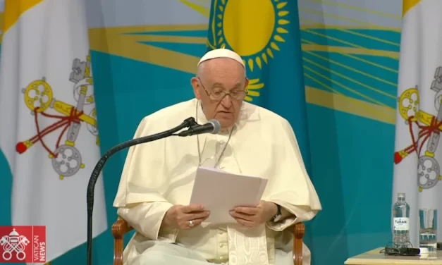 Francisco en Kazajistán: Vengo para amplificar el grito de tantos que imploran la paz