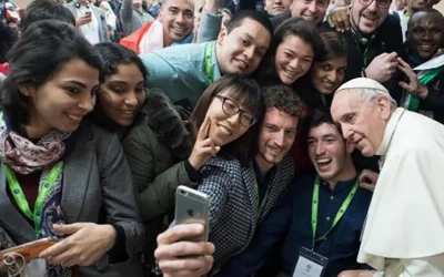 El Papa pide a los jóvenes que cambien el mundo y no sean esclavos del móvil