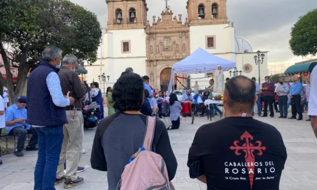 “El hombre es más fuerte cuando está de rodillas”