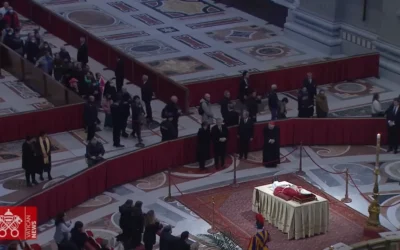 Fieles de todo mundo agradecen a Benedicto XVI