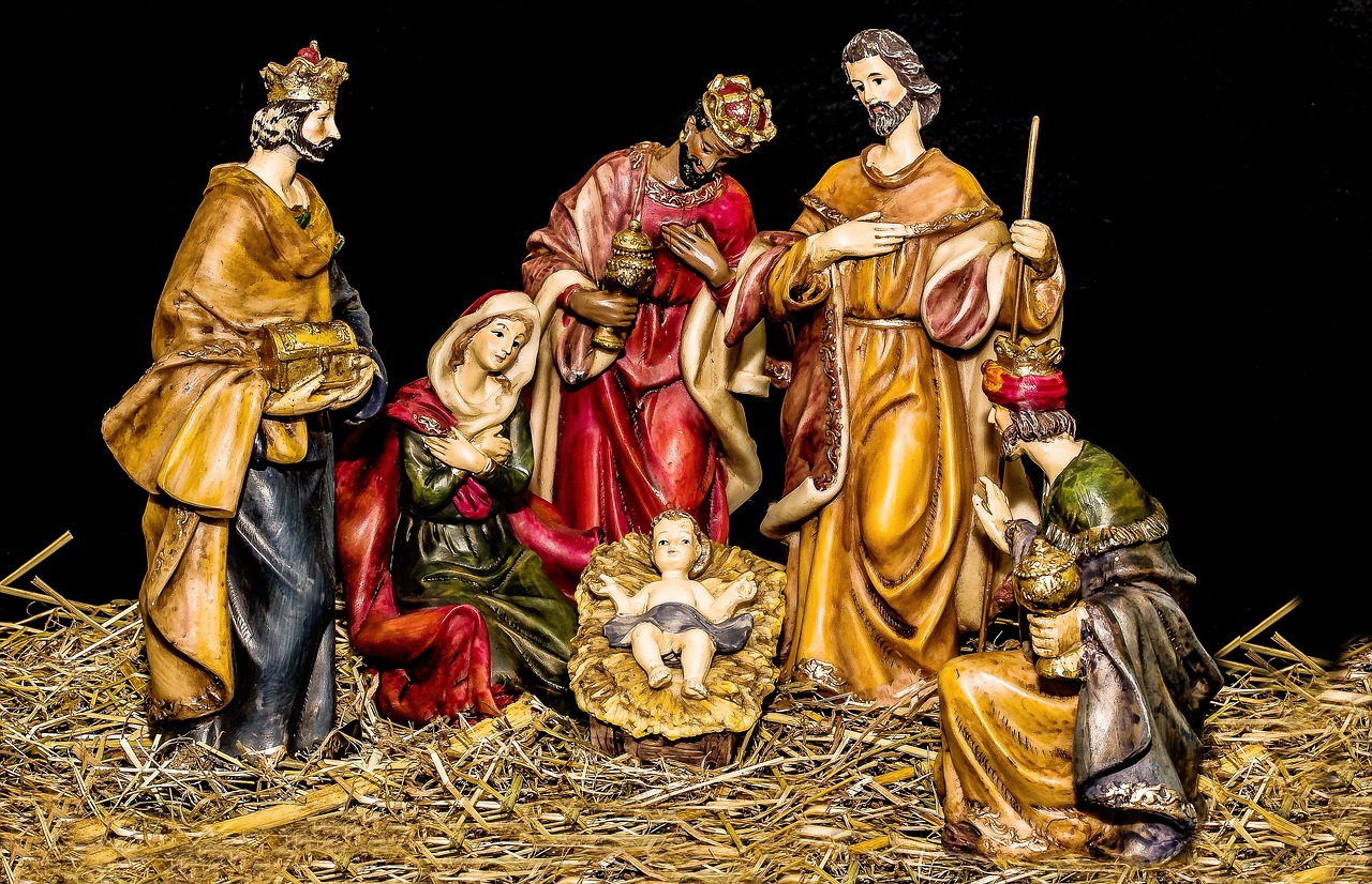 christmas-crib-figures-1905869_1280