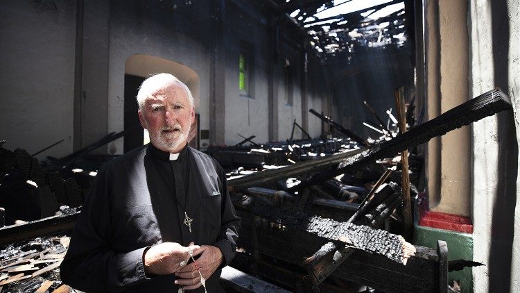 Los Ángeles llora la «muerte por disparo» del obispo auxiliar O’Connell