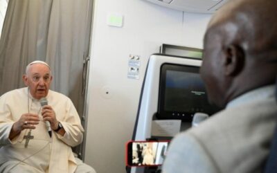 El Papa: «El mundo entero está en guerra, en autodestrucción ¡detengámonos!»