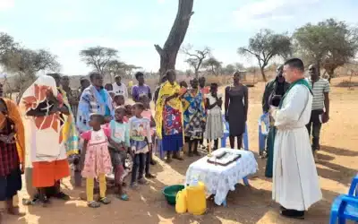 El “Padre mago Toño” en tierras Masái
