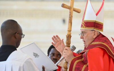 El Papa: Intensifiquemos las oraciones por la paz en la Semana Santa
