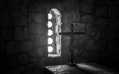 El acontecimiento y el misterio unidos en la Cruz