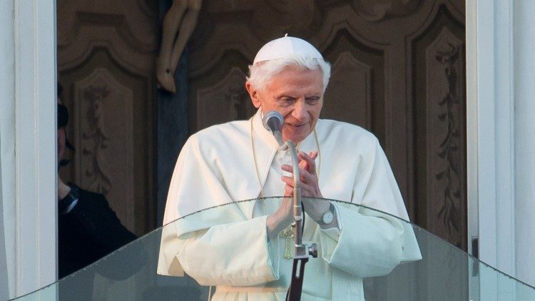 Benedicto XVI, Lombardi: Su legado es haber acercado a la Iglesia y los hombres a Dios