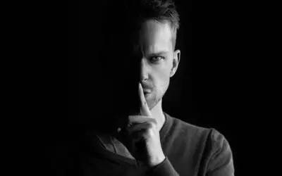 Chisme, violación de un derecho humano