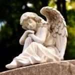 “Que el culto a los ángeles no se convierta en algo mágico”