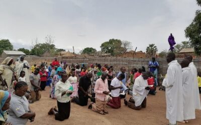 Sudán se desgarra, la Iglesia firme con su pueblo