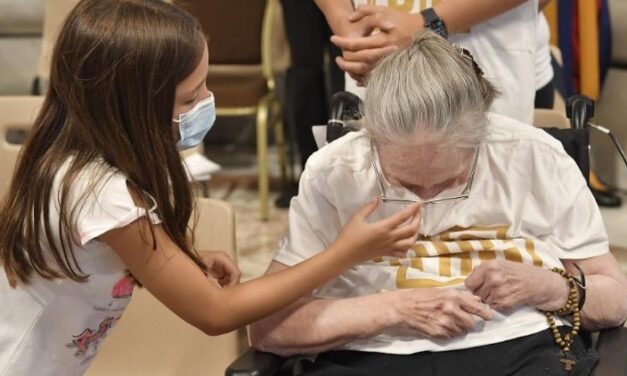 El Papa pide no dejar a los ancianos solos: Aprender de ellos como fuente de sabiduría