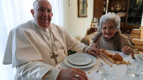 Vaticano invita a festejar a los abuelos y los ancianos en las plazas del mundo