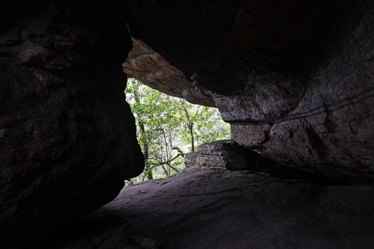 cave-262258_1280