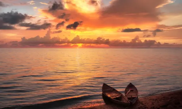 Jesús camina sobre las aguas del mar