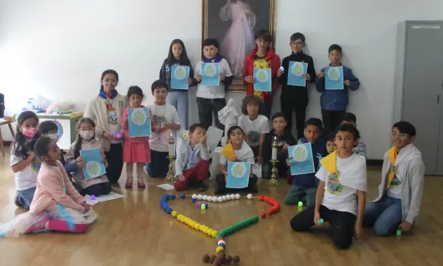 Niños del mundo unidos en la oración por la paz