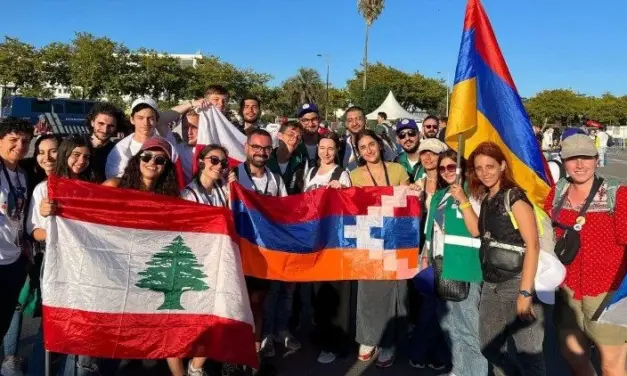 El Papa: los jóvenes son la esperanza y la alegría de la Iglesia