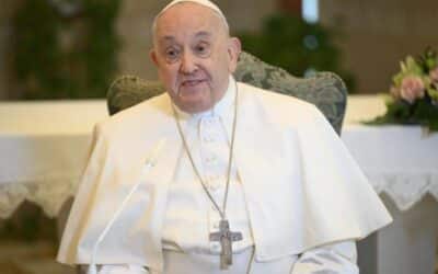 La salud del Papa Francisco mejora, se excluye una pulmonía