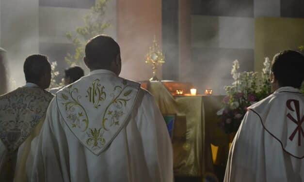 Sacerdotes fieles