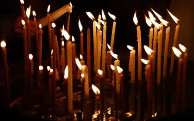 El Rey descansa, Himno de laudes del Sábado Santo
