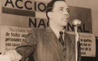 Desconocido, pero con calle y monumento