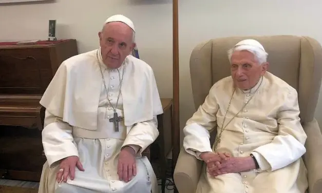 El libro con los recuerdos de Francisco sobre Benedicto XVI: «Para mí fue un padre”