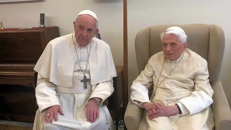 El libro con los recuerdos de Francisco sobre Benedicto XVI: «Para mí fue un padre”