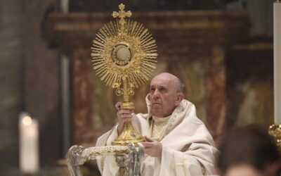 El Papa: La Eucaristía, respuesta de Dios al hambre profunda del corazón humano