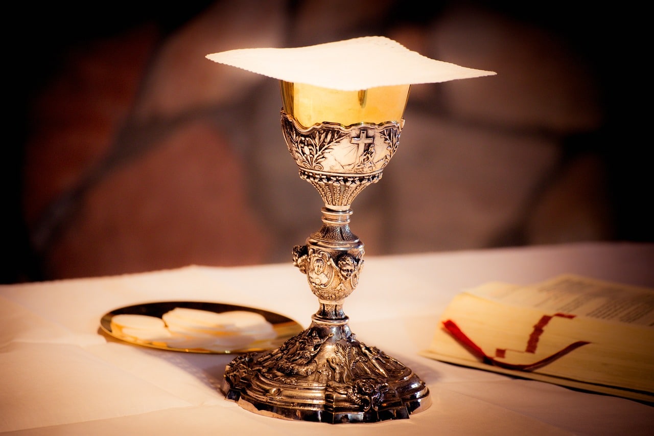 chalice-1591668_1280