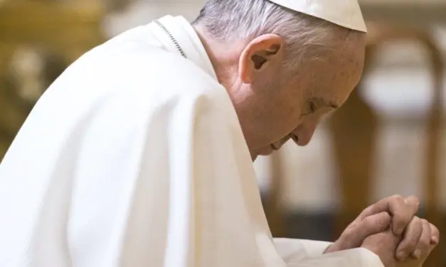 El Papa ya lo dijo en 2020: “Rezar no es algo externo a nosotros sino el misterio más íntimo”